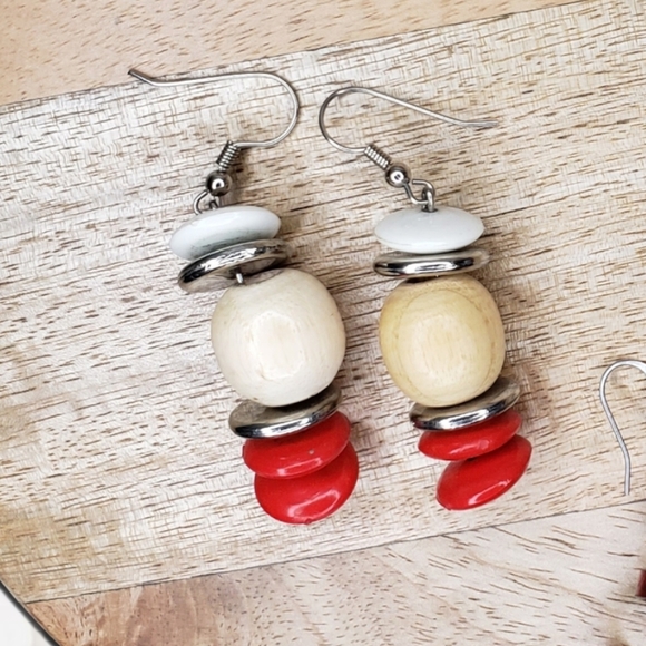 2/$15 vintage red earrings lot web geometric spiral button wood - Picture 4 of 7